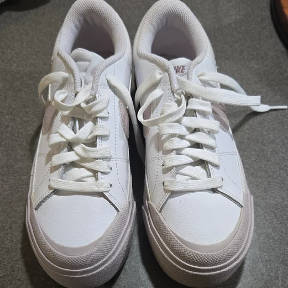 Nike White and Light Pink Casual Shoes - Picture 1 of 10